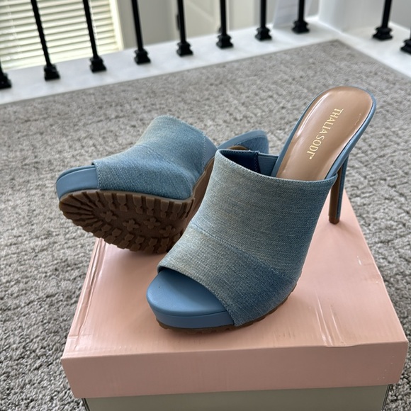 Thalia Sodi Denim heels - Picture 4 of 4